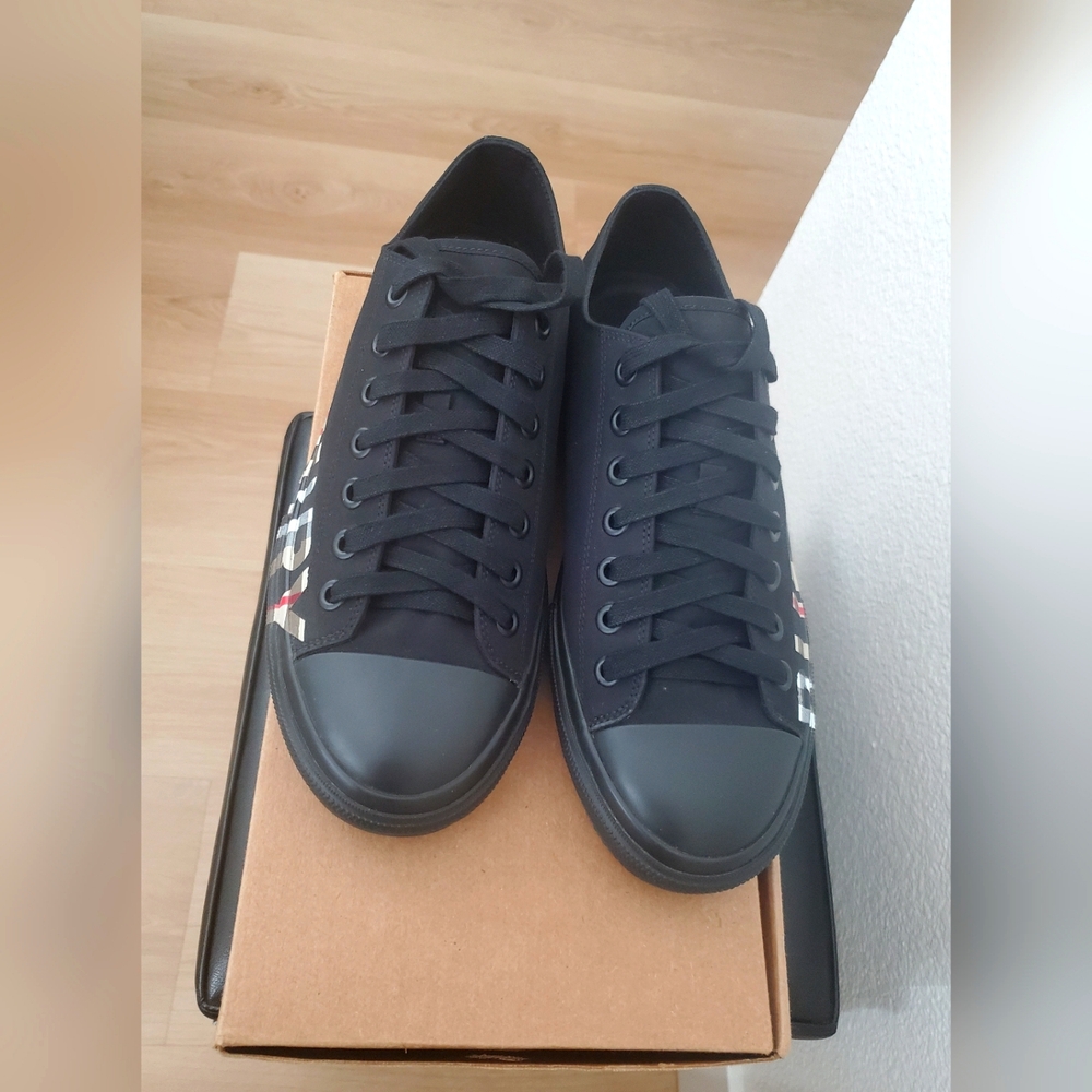 BURBERRY Black Canvas Larkhall Sneakers Size 43.5. - Picture 7 of 13